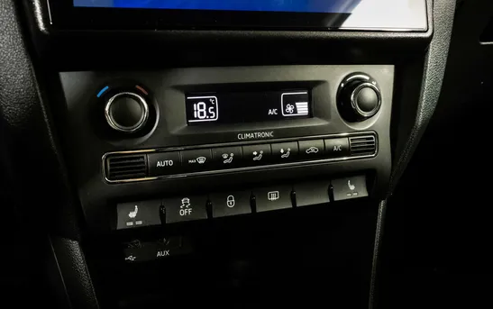 Skoda Rapid 1.40 робот, фото №1