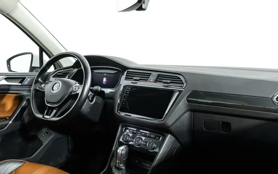 Volkswagen Tiguan 2.00 робот, фото №1