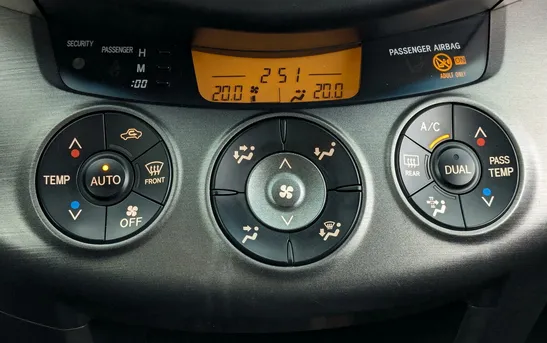 Toyota RAV4 2.00 механика, фото №1