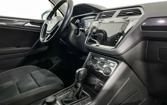 Volkswagen Tiguan 2.00 робот, фото №1