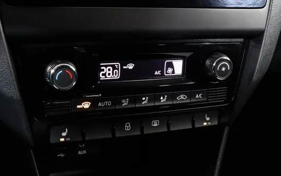 Skoda Rapid 1.40 робот, фото №1