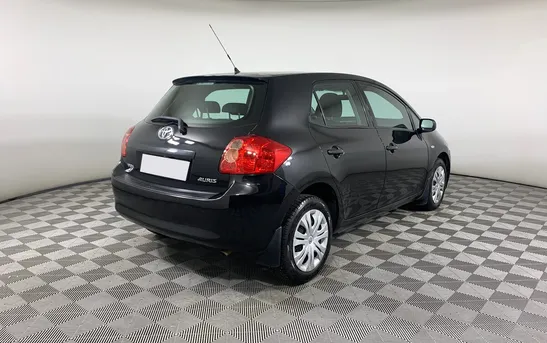 Toyota Auris 1.60 механика, фото №1