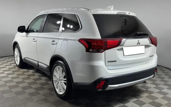 Mitsubishi Outlander 2.00 вариатор, фото №1