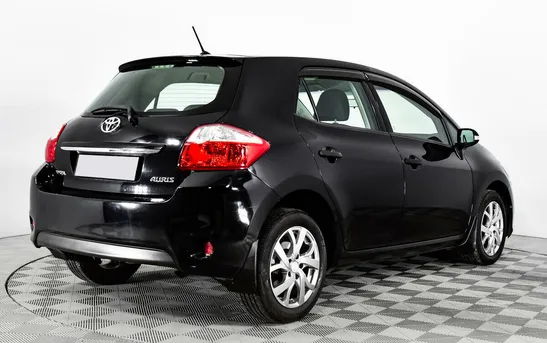 Toyota Auris 1.60 автоматическая, фото №1