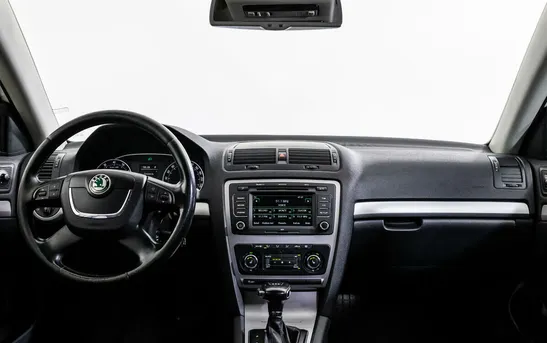 Skoda Octavia 1.80 робот, фото №1