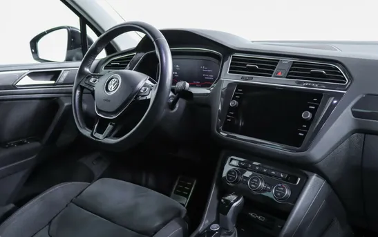 Volkswagen Tiguan 2.00 робот, фото №1