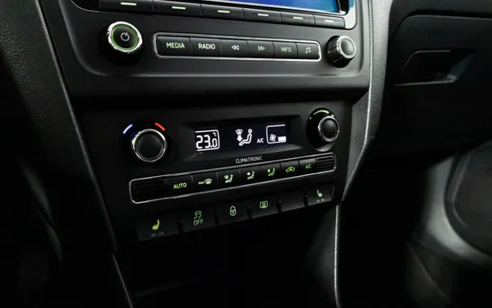 Skoda Rapid 1.40 робот, фото №1