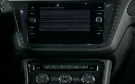 Volkswagen Tiguan 2.00 робот, фото №1