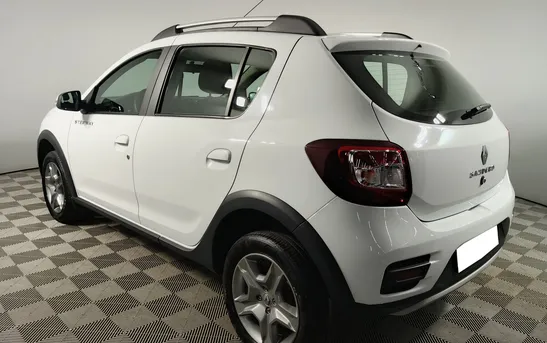 Renault Sandero 1.60 автоматическая, фото №1