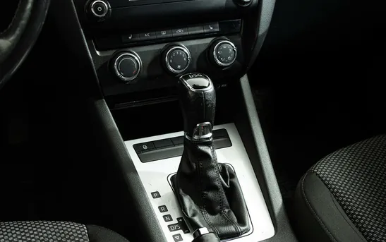 Skoda Octavia 1.80 робот, фото №1