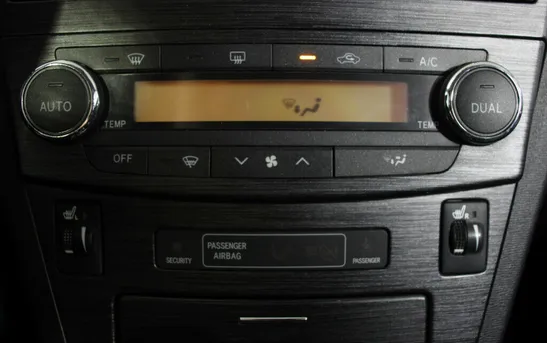 Toyota Avensis 1.80 вариатор, фото №1