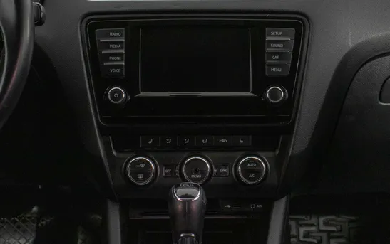 Skoda Octavia 1.80 робот, фото №1