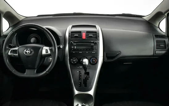 Toyota Auris 1.60 автоматическая, фото №1