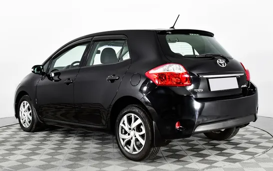 Toyota Auris 1.60 автоматическая, фото №1
