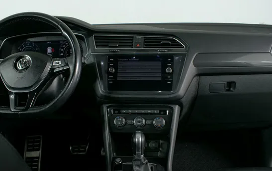 Volkswagen Tiguan 2.00 робот, фото №1