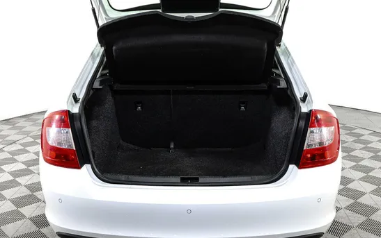 Skoda Rapid 1.40 робот, фото №1