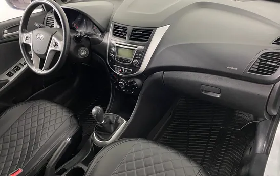 Hyundai Solaris 1.60 механика, фото №1