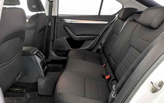 Skoda Octavia 1.80 робот, фото №1